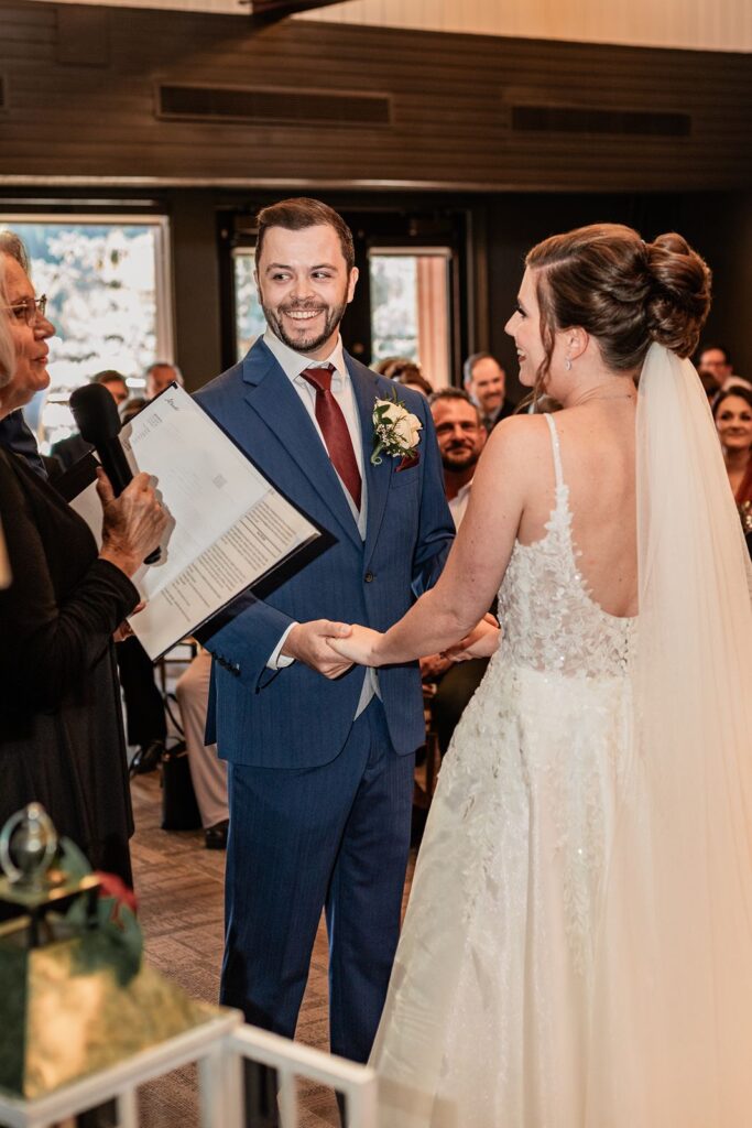 Waterfront Park Wedding in the Valleyview Terrace
